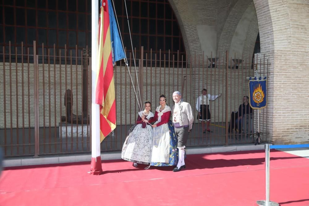 Homenaje a la Senyera de las fallas del Marítimo