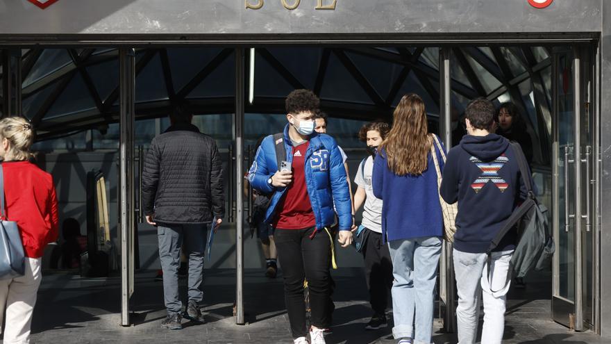 La mascarilla dejará de ser obligatoria en interiores el miércoles.