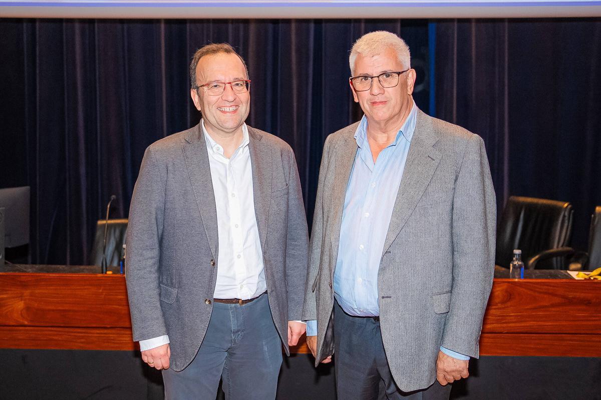 Neurólogos participantes en la jornada inaugural de la VI Reunión de Demencias, organizada por la Sociedade Galega de Neuroloxía. (i) doctor Antonio Pato, tesorero de la sociedad y neurólogo de la Unidad de Demencias del Chuvi
