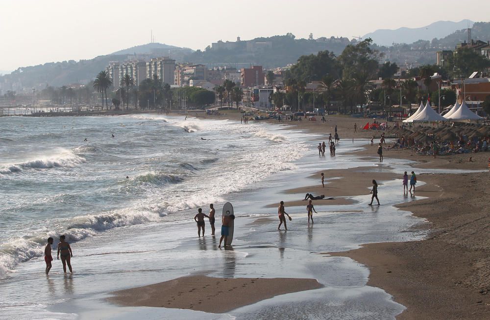 MLG. 08/SEPTIEMBRE/2017.-  PLAYA DE MLG. POR OLEAJE ,TEMPORAL , VIENTO.PLAYA DE EL DEDO.-ARCINIEGA