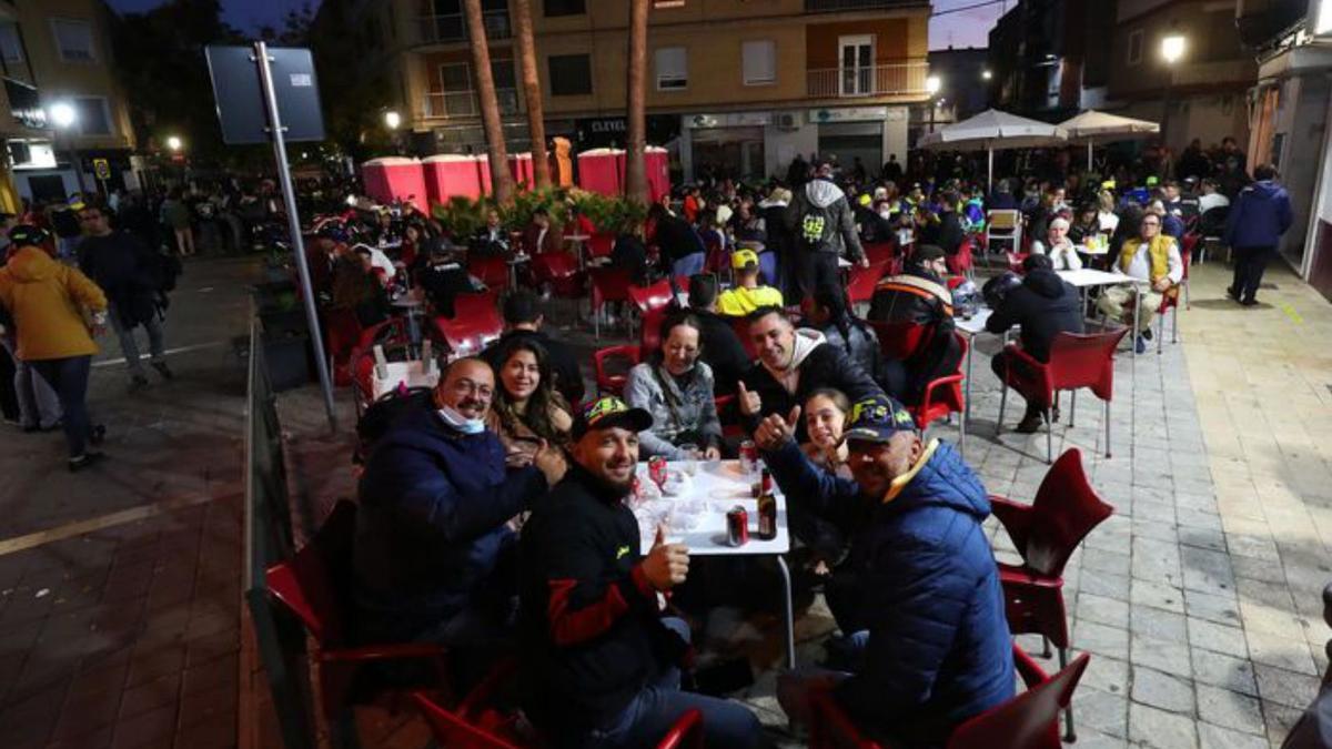 Aglomeraciones y botellones en la noche previa al GP