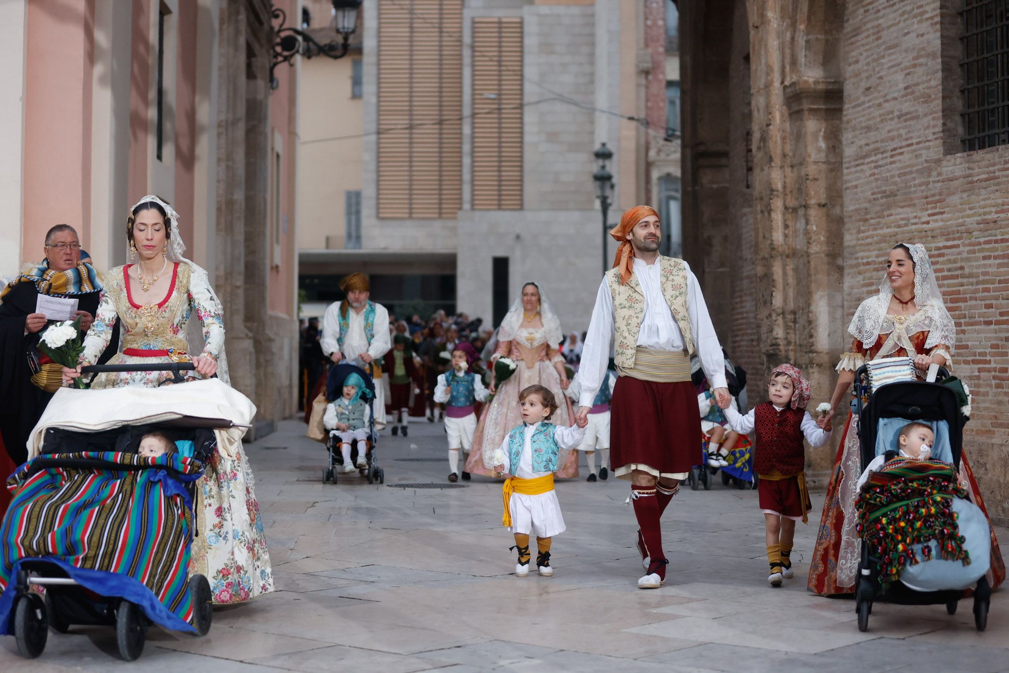Todas las fotos de la Ofrenda del 17 de marzo por la calle de la Paz de 18:00 a 19:00 horas