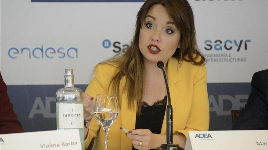 Díaz urge teñir Aragón de morado y verde como alternativa al blanco y negro