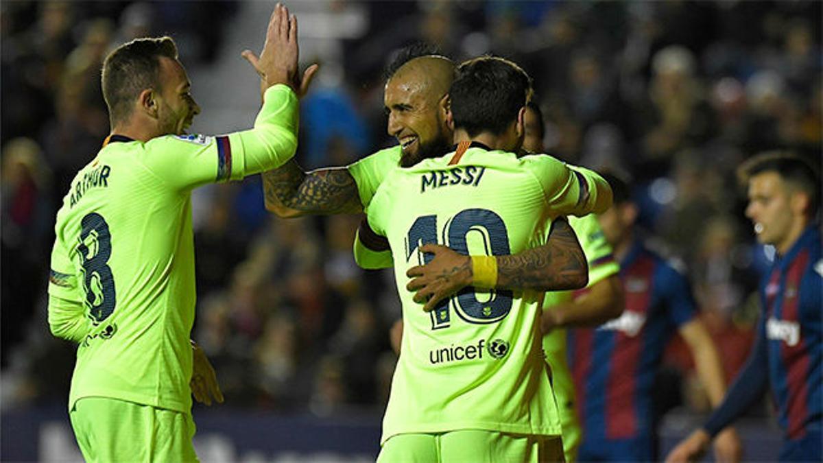 Messi cerró su hat-trick gracias a una gran jugada de Súarez y Arturo Vidal