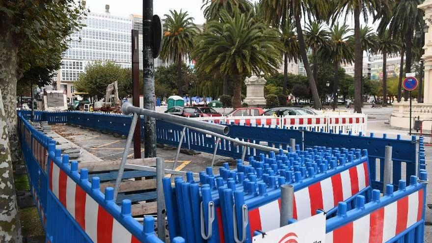 Obras de saneamiento en el centro de A Coruña.