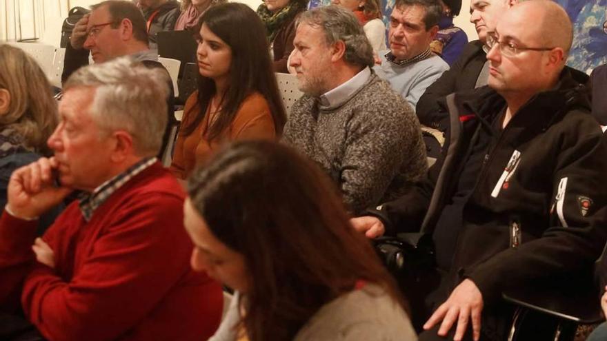 Público, ayer, en el Palacio de Valdecarzana.