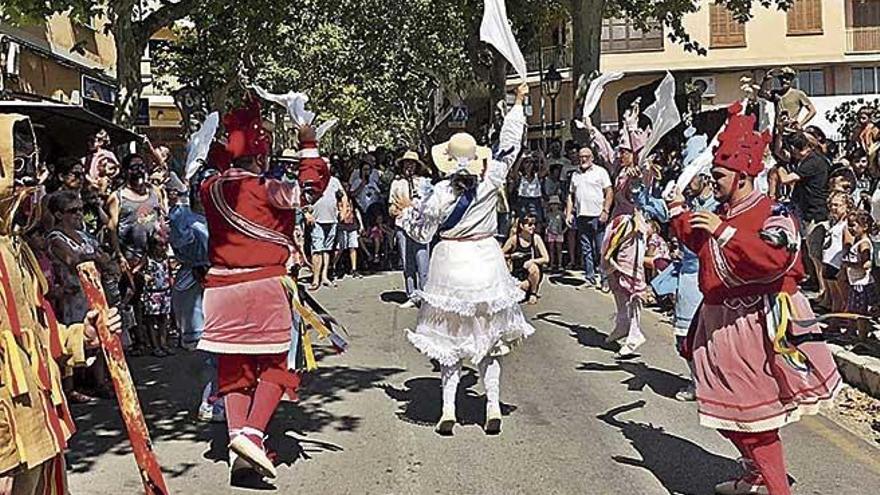 Los Cossiers de AlarÃ³ danzaron ayer en honor a Sant Roc.