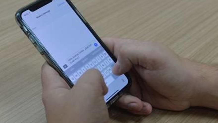 El acusado contactaba con los menores a través de Whatsapp.