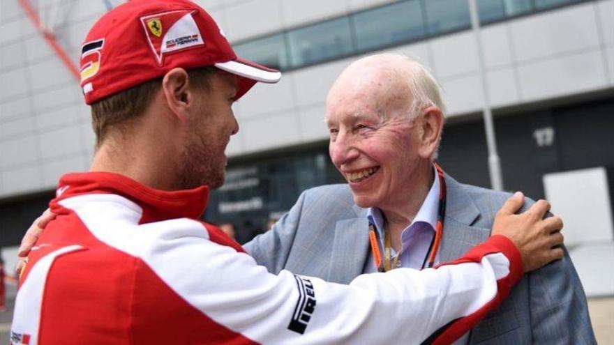 Muere a los 83 años John Surtees, único campeón de motociclismo y Fórmula 1