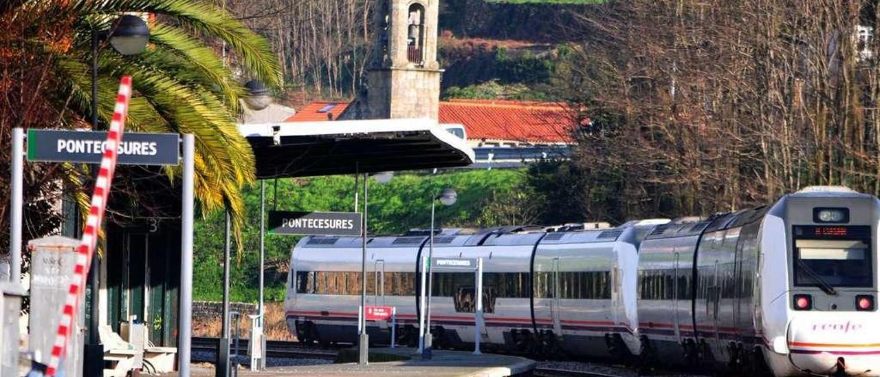 El apeadero de ferrocarril de Pontecesures. // Iñaki Abella