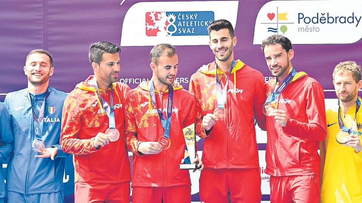 Miguel Ángel López, Manuel Bermúdez, Marc Tur y Álvaro Martín, con sus medallas ayer.