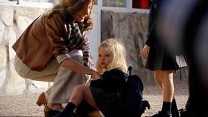 La petita Sofia ha caigut quan caminava cap a l’escola.