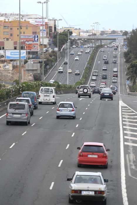 21-04-19 GRAN CANARIA.  AUTOPISTA GC-1. TELDE. Fotos de coches en la autopista. Colas en la autovía de la gente de regreso a casa del sur. Fotos: Juan Castro.  | 21/04/2019 | Fotógrafo: Juan Carlos Castro