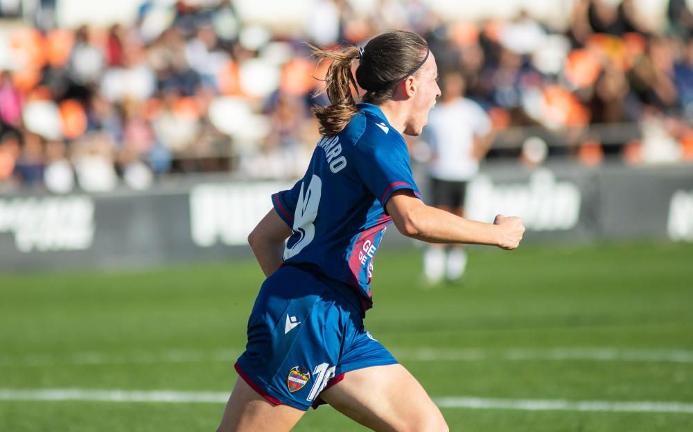 Las imágenes del derbi Valencia - Levante femenino