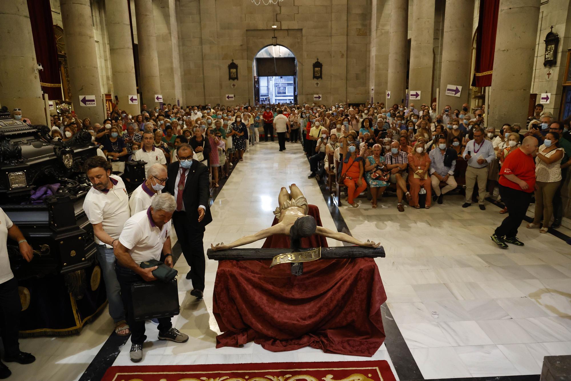 Vigo recupera el descenso del Cristo de la Victoria