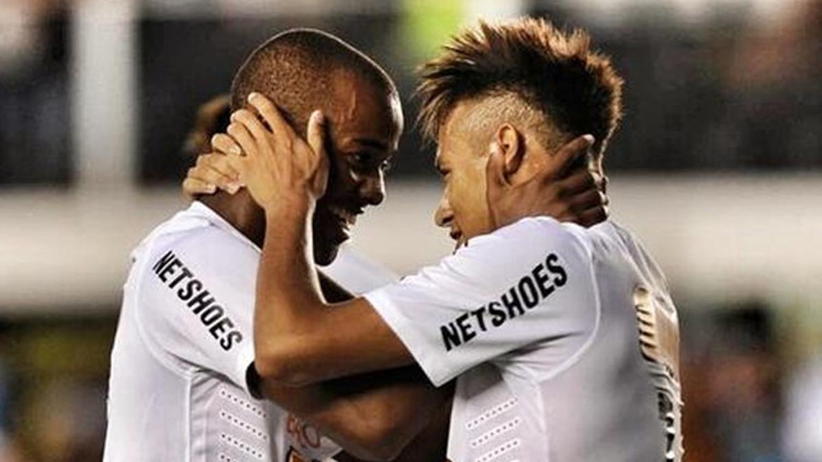 Victor Andrade, junto a Neymar, en el Santos