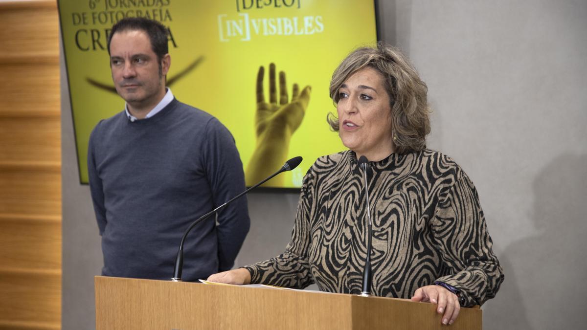 Julio Criado y Salud Navajas, durante la presentación de las jornadas.