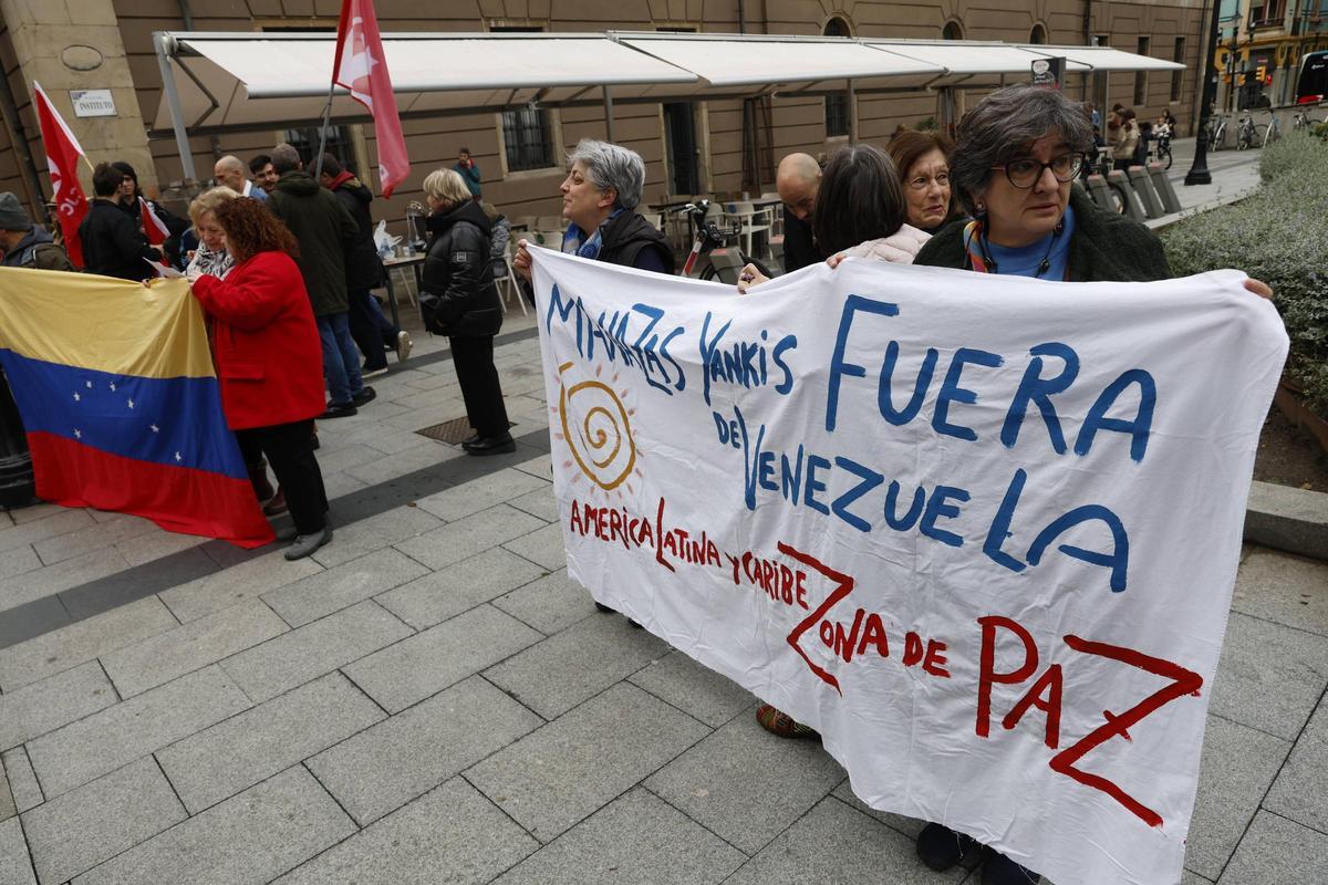 Nueva movilización en Gijón por Venezuela contra "el imperialismo de Estados Unidos" (en imágenes)