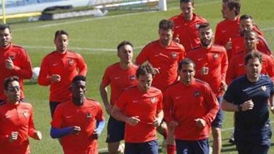 La plantilla se ejercitó ayer en el Ciutat de València antes de coger tres días de vacaciones.