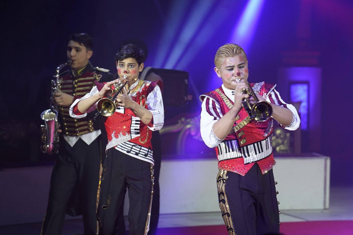 Les imatges de l'espectacle Vermell del Festival del Circ de Girona 2026