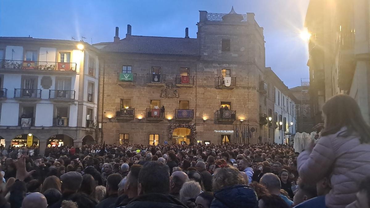 VÍDEO: Así fue la procesion del Encuentro en Avilés