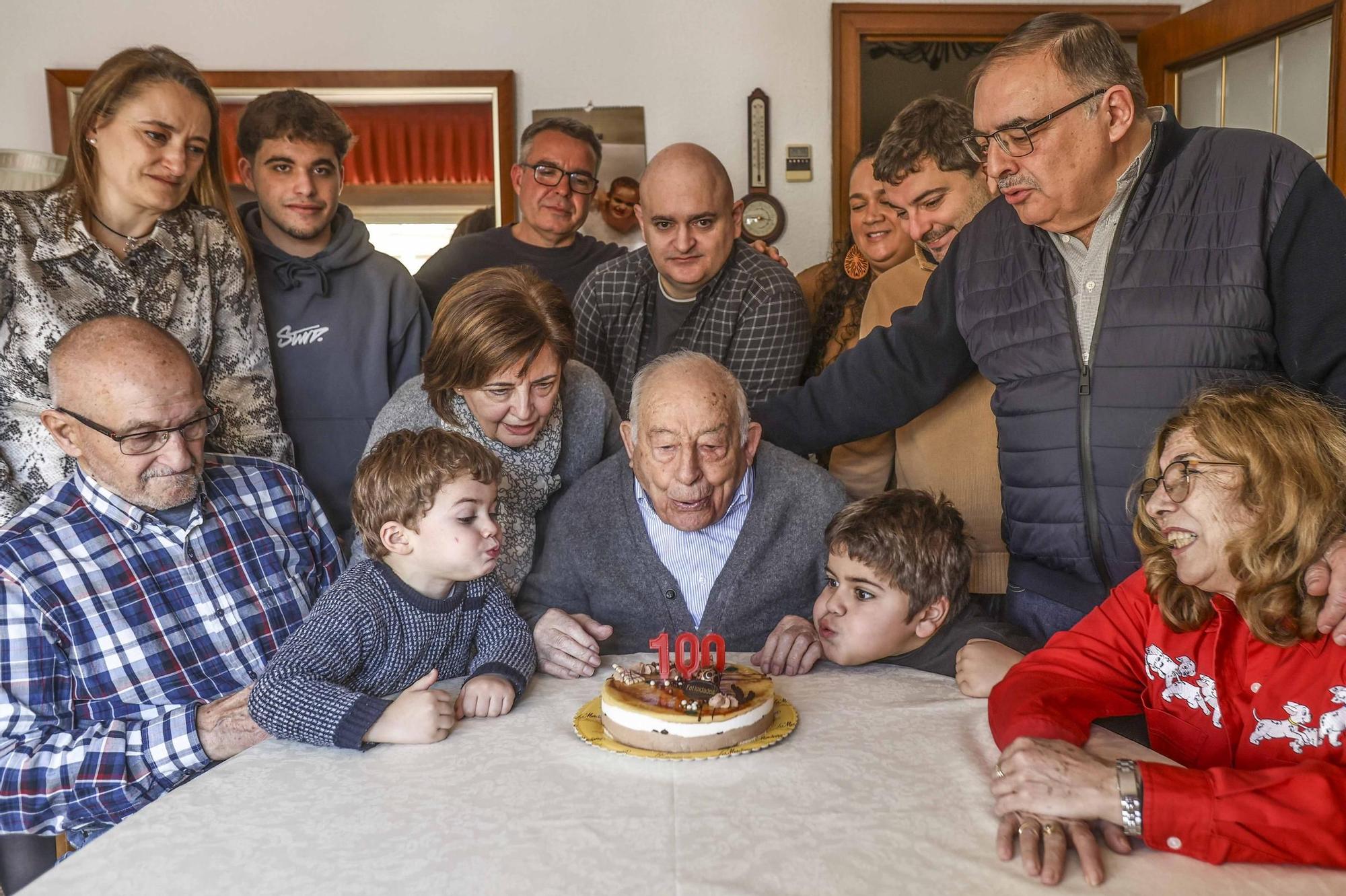 Vivir con ilusión, el secreto de Jacinto para llegar a los 100 años