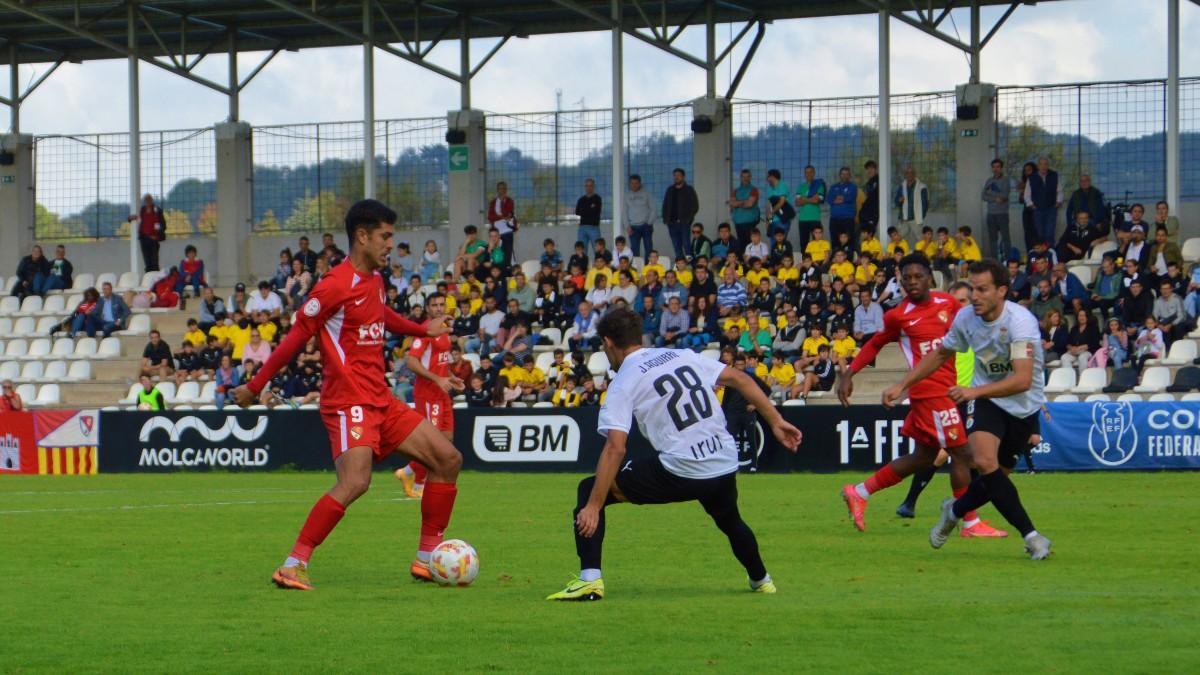 Momento del duelo entre Real Unión y Terrassa