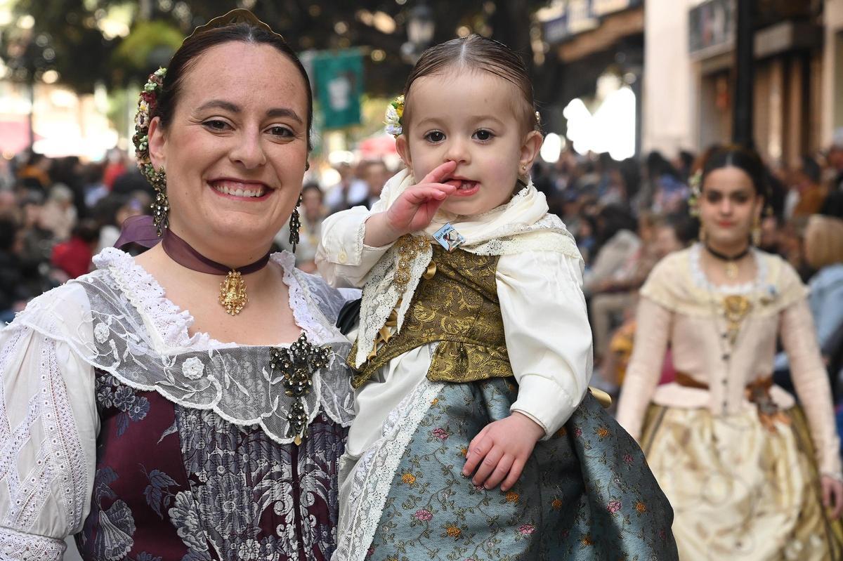Galería de imágenes: El Pregó Infantil llena de diversión y color las calles de Castelló