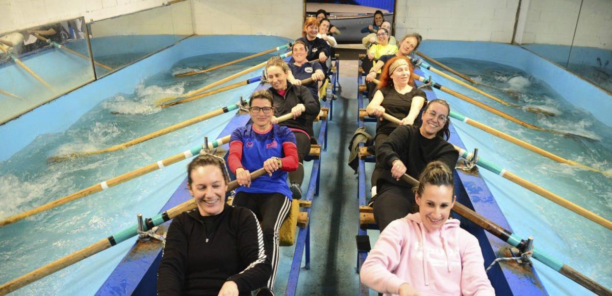 Las mujeres del Vila de Cangas en un entrenamiento.