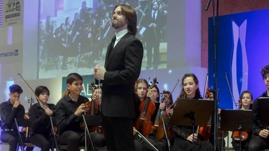 Los pequeños talentos de la Orquesta de Aspirantes a la Orquesta de Jóvenes de la Provincia demostraron su virtuosismo musical y recibieron el caluroso aplauso del público