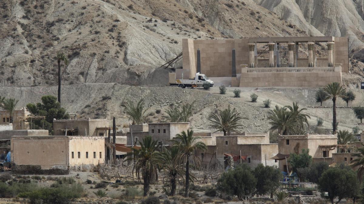 Decorados de una película rodada en el desierto almeriense de Tabernas.