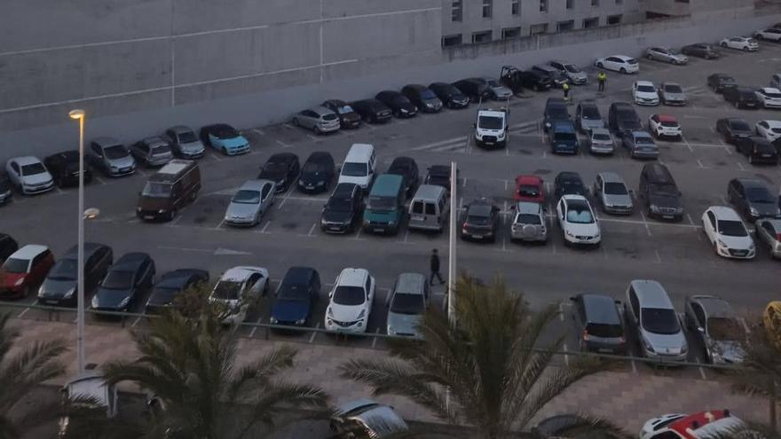 Un ciberataque obliga a aplazar las citas online para los abonos de aparcamiento de verano en Cullera