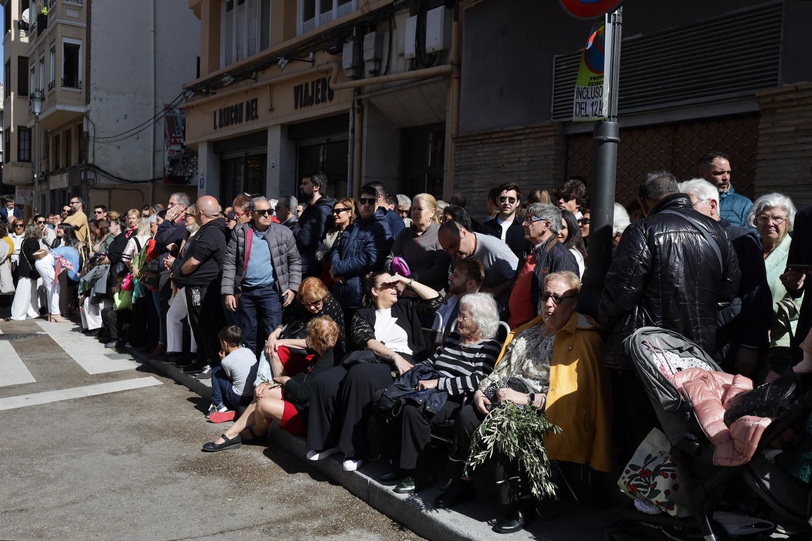 En imágenes | Emoción y mucho público en la procesión de las palmas de Zaragoza