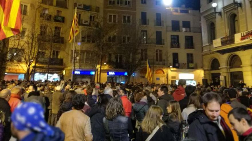 La plaça de l&#039;Ajuntament, aquest vespre.