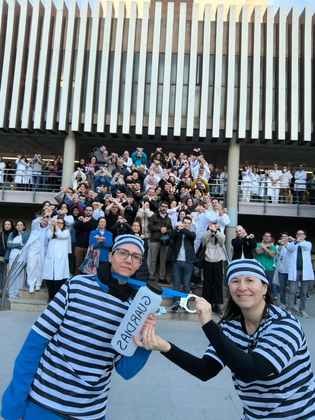 Concentración en el Hospital doctor Peset de València