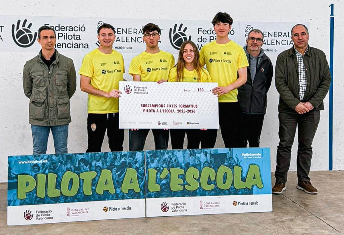 L'IES La Creueta d'Onil va ser l'equip subcampió.