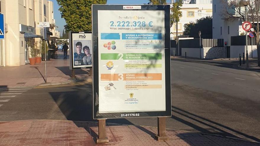 Uno de los carteles publicitarios instalados en el municipio.