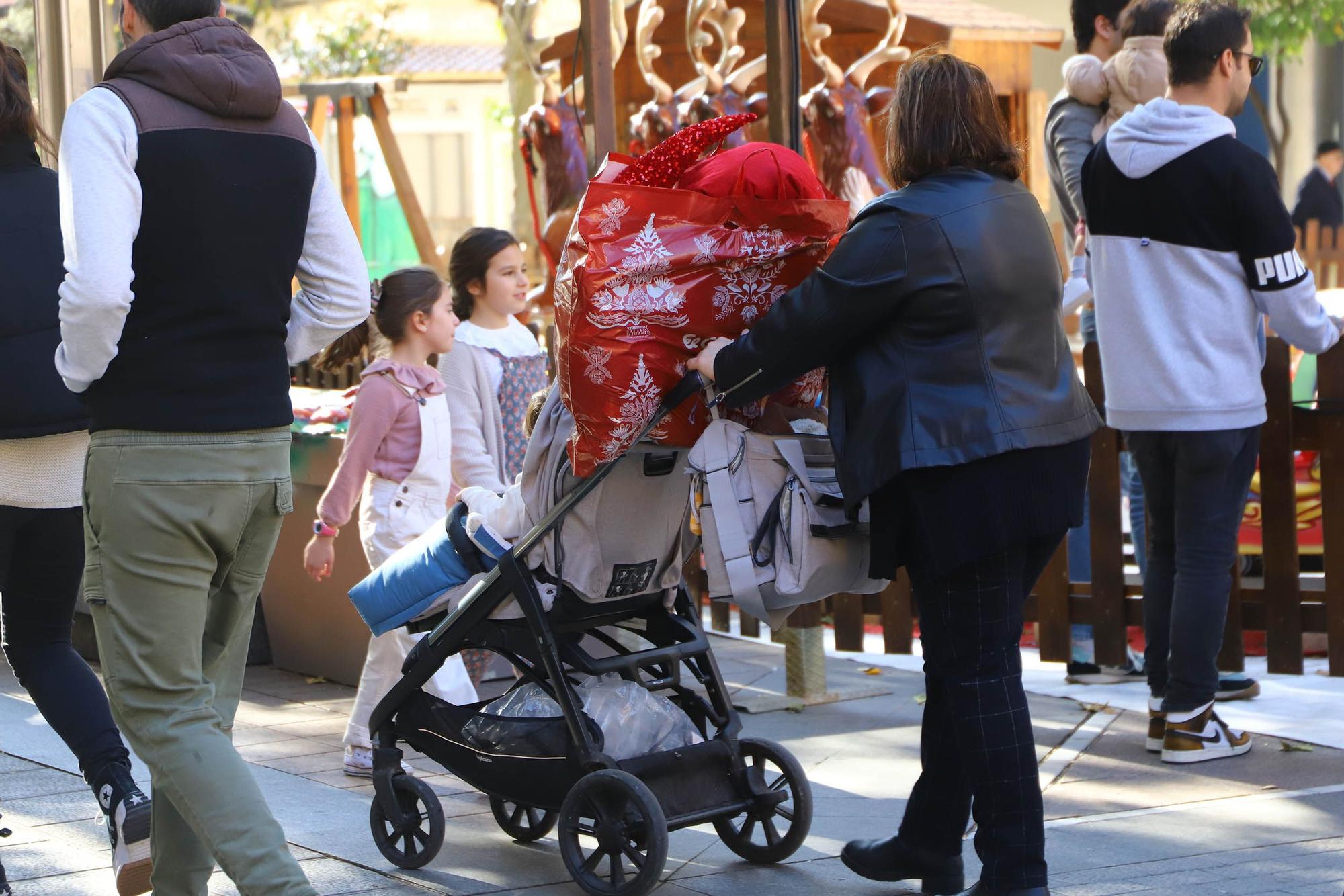 Colas y "mucha venta" en los comercios de Córdoba durante el festivo