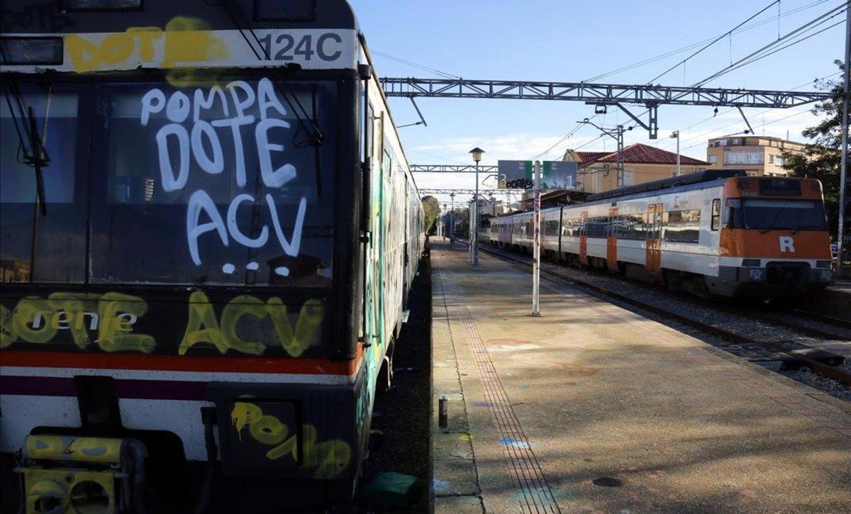 zentauroepp45792036 pla general on es pot veure el tren de la r12 estacionat a c181107122848