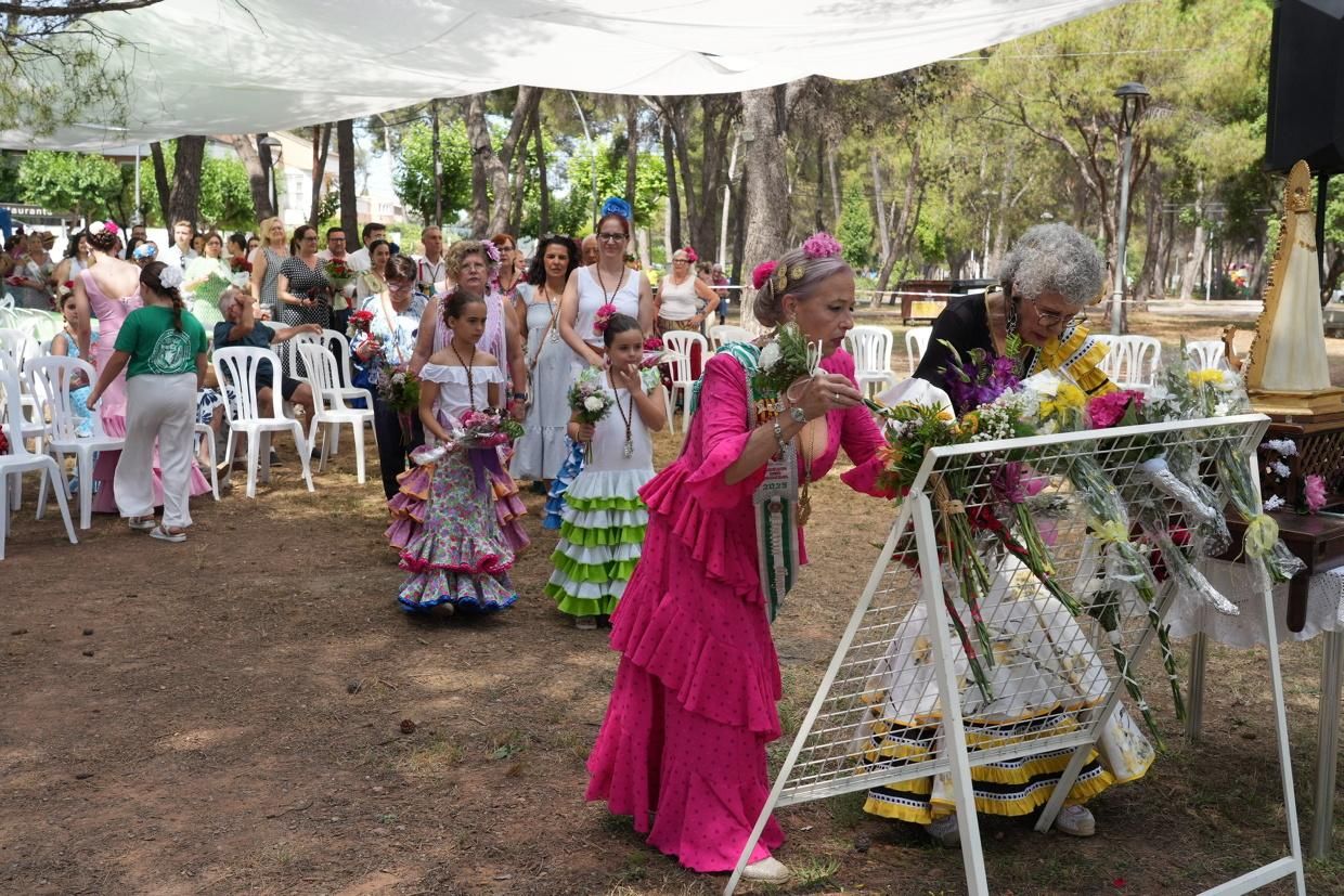 Vila-real exhibe devoción por la Virgen del Rocío en El Termet