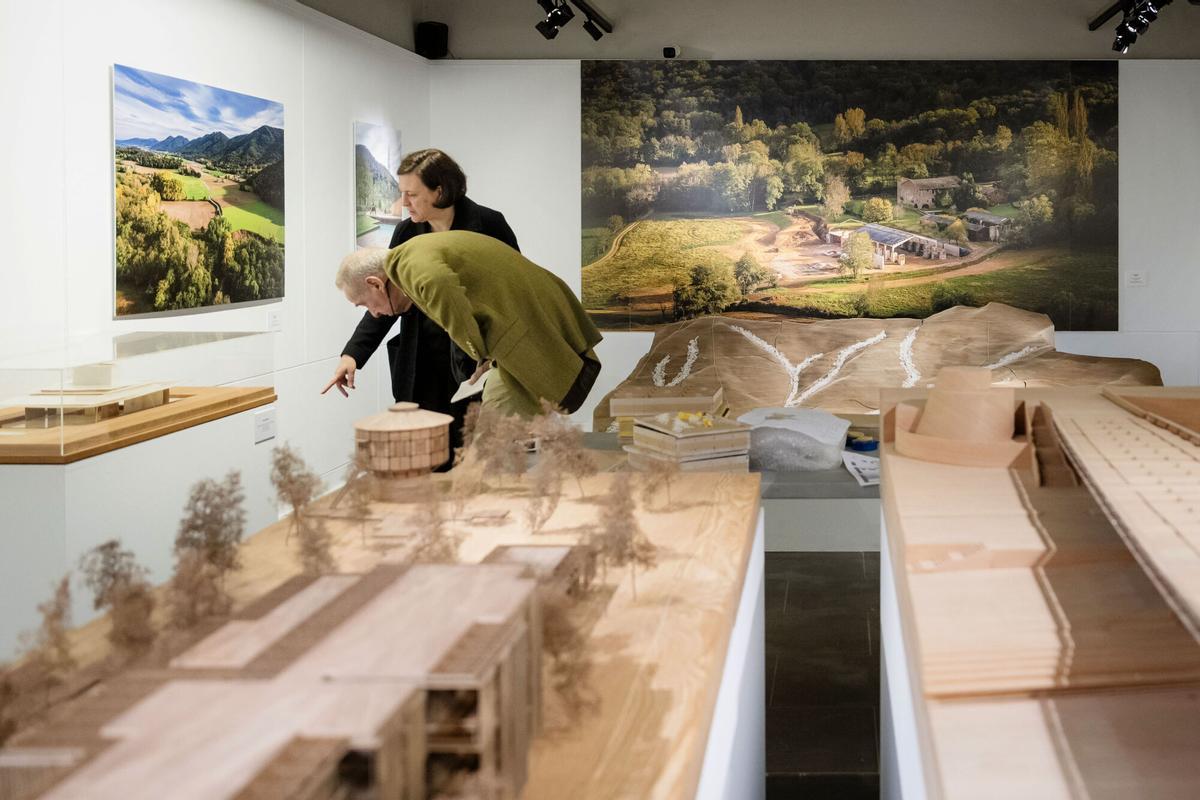Aspecto de la exposición del despacho de arquitectura RCR, de los arquitectos Rafael Aranda, Carme Pigem y Ramon Vilalta, ganador del Pritzker en 2017, un repaso de su trayectoria denominada 'RCR Arquitectes. Raíces y alas. Un viaje de los inicios a la actualidad'. EFE/David Borrat