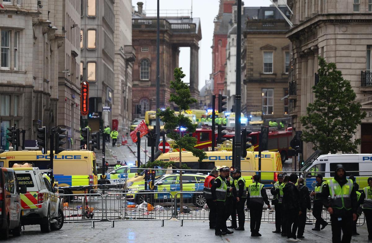 El atropello de Liverpool deja casi medio centenar de heridos, cuatro de ellos niños