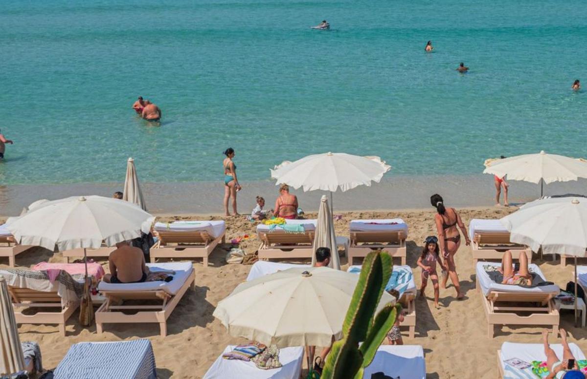 El restaurante está situado en Cala Tarida.