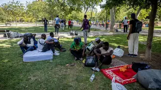 Zaragoza, dispuesta a abrir "espacios de emergencia" tras duplicarse las personas sin hogar en el parque Bruil