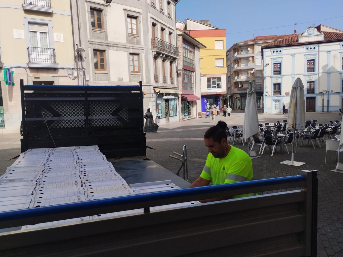 El traslado del Archivo Municipal de Grado, en imágenes.