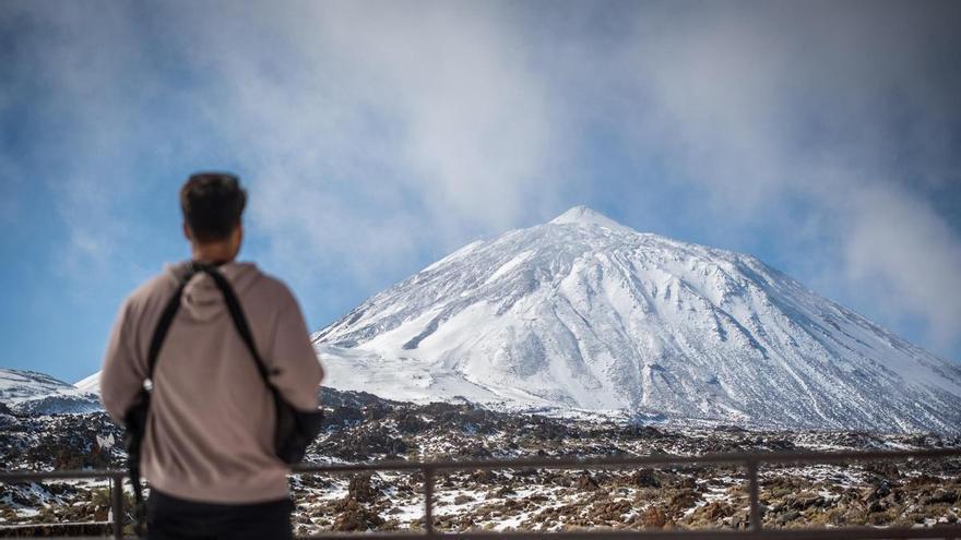 Los gases volcánicos 'inflan' y hacen vibrar las entrañas del Teide