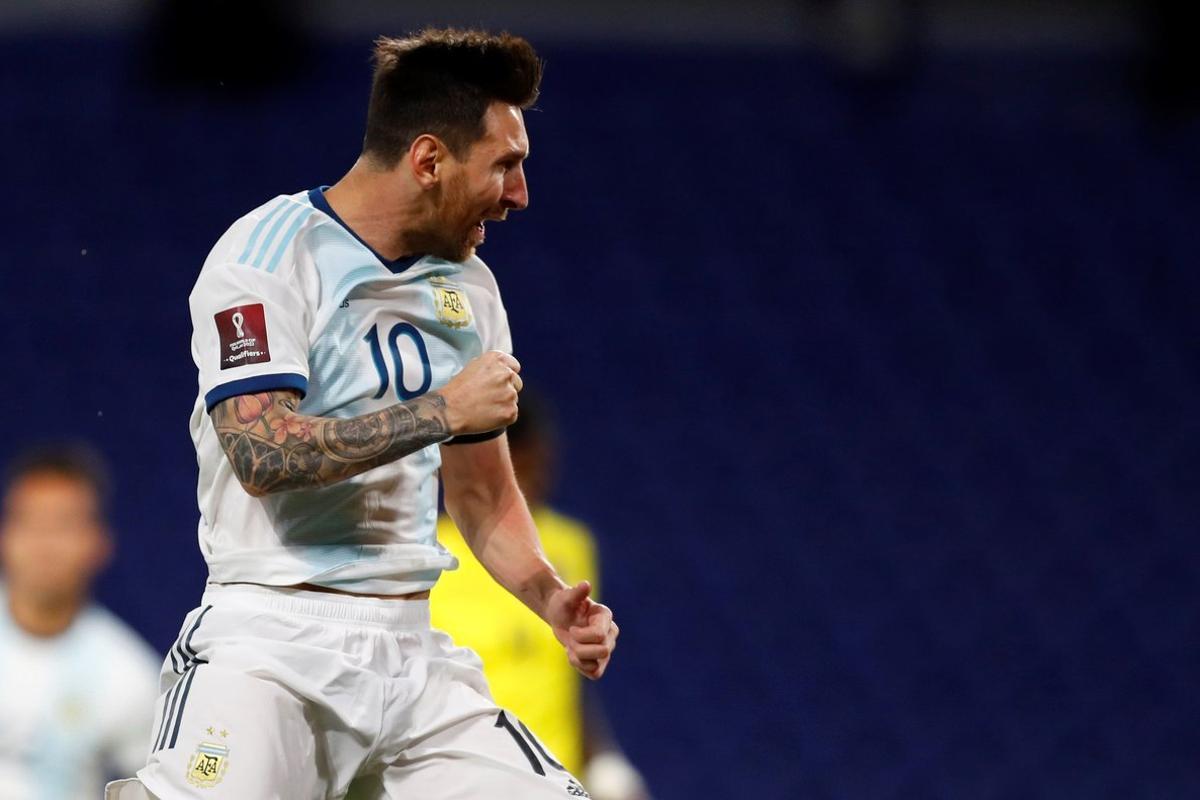 JJPANA5275. BUENOS AIRES (ARGENTINA), 08/10/2020.- El jugador de Argentina Lionel Messi celebra un gol hoy, en un partido de las Eliminatorias Sudamericanas para el Mundial de Catar 2022 entre las selecciones de Argentina y Ecuador en el estadio La Bombonera en Buenos Aires (Argentina). EFE/AGUSTIN MARCARIAN POOL