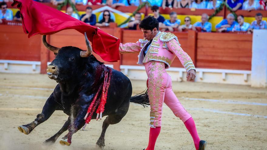 Tarde de toros en Alicante con Cayetano, Rivera Ordoñez y Emilio de Justo