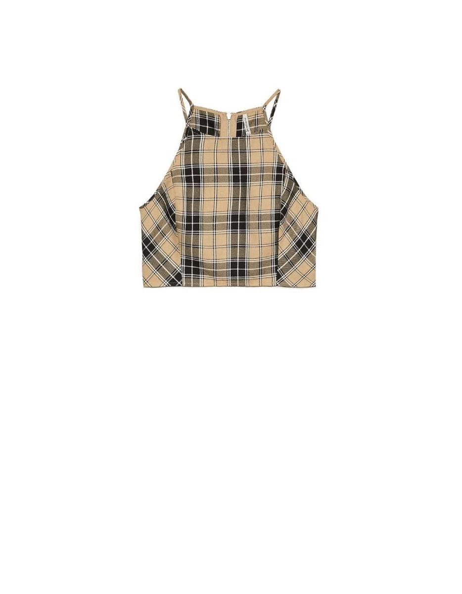 Top de Stradivarius de cuadros escoceses. (Precio: 15,99 euros)