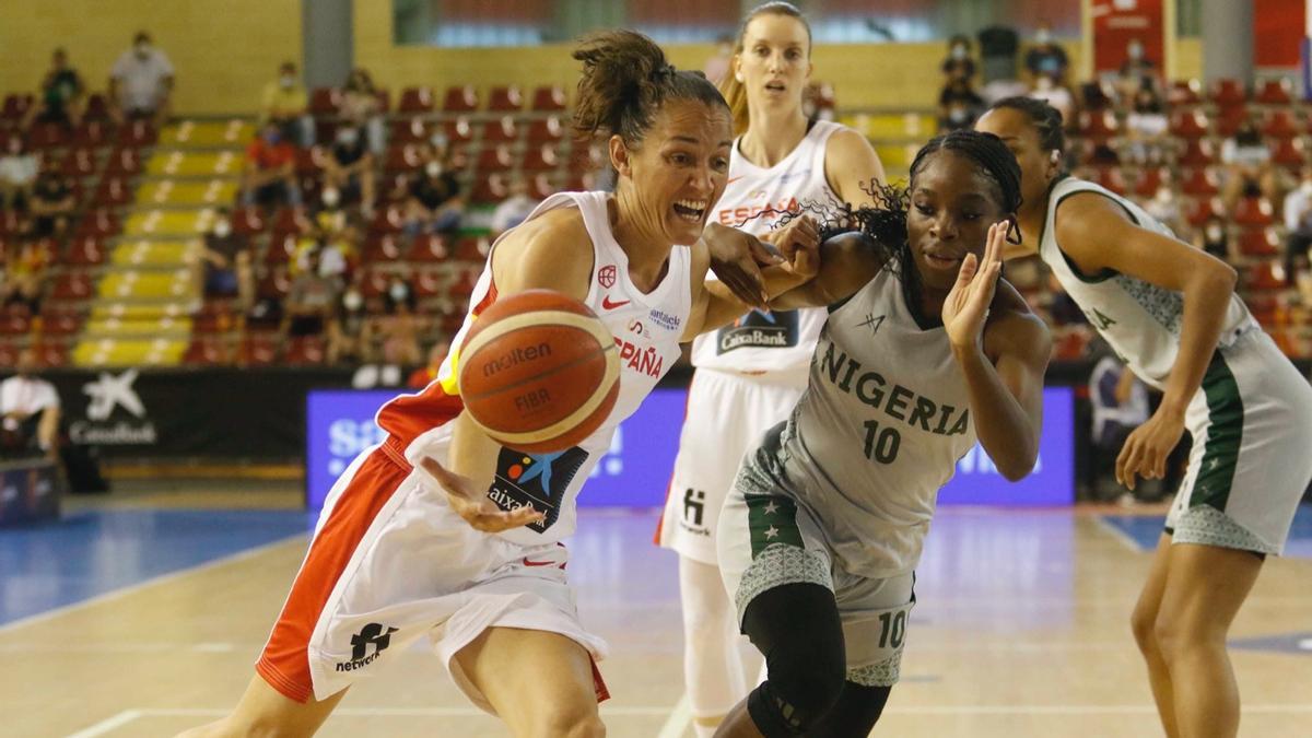 La selección española de baloncesto prepara los juegos en Córdoba.